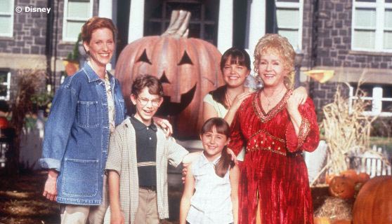 Cast Of Halloweentown Remembers Debbie Reynolds Mxdwn Movies