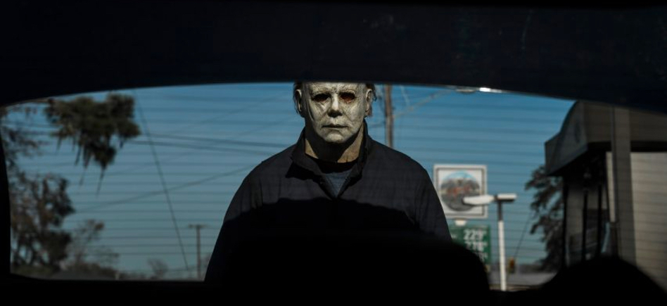 Jamie Lee Curtis Shares New Look At Halloween Kills On Social Media Mxdwn Movies