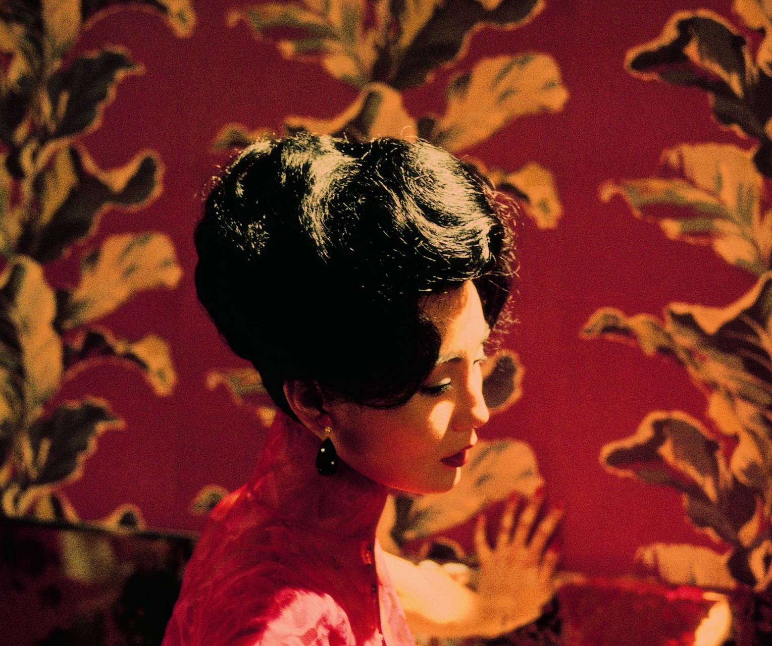 in the mood for love red dress There were 46 dresses made for Maggie Cheung during the shoot of In The Mood For Love. Her hair and makeup took five hours to do and perfect every single day of